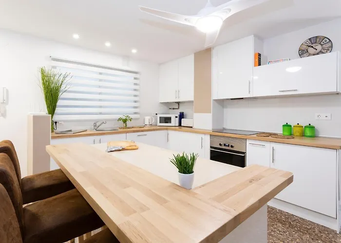 Diana Iii Apartment *